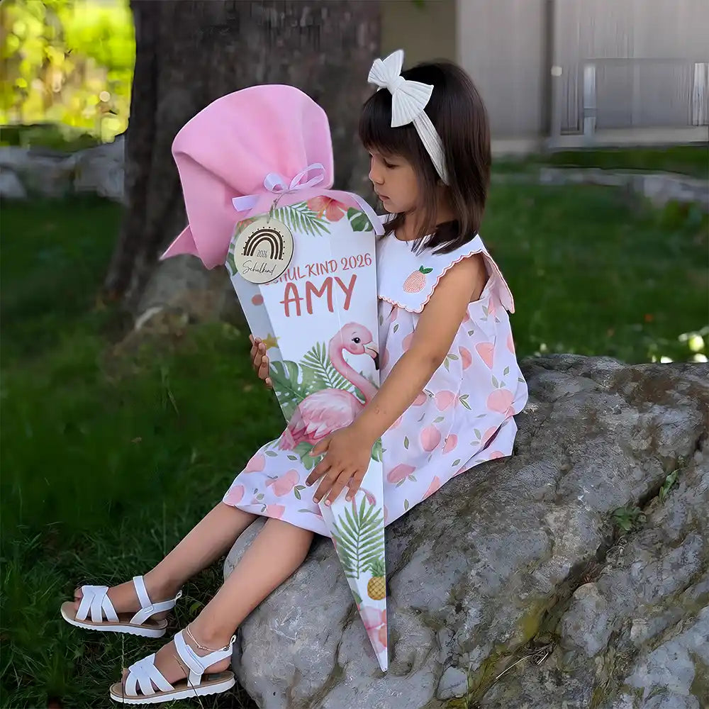 Schultüte personalisiert mit Name Flamingo Tropical – Mädchen-Lifestyle im Garten