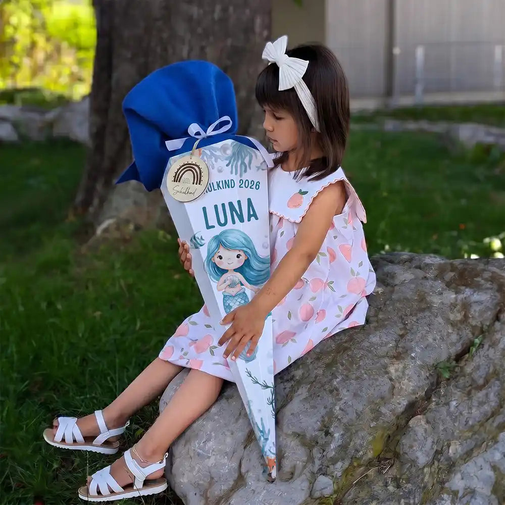 Schultüte personalisiert mit Name Meerjungfrau – Mädchen-Lifestyle im Garten
