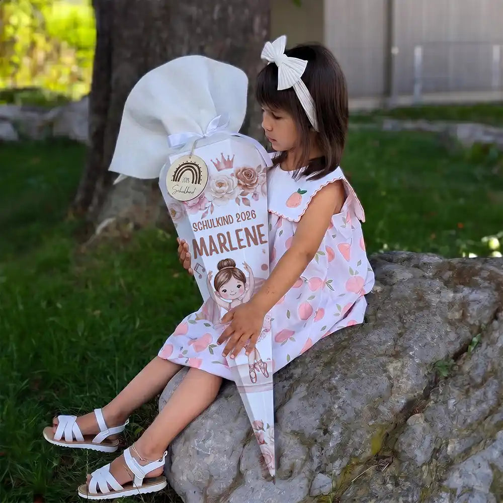 Schultüte personalisiert mit Name Ballerina mit Rosen – Mädchen-Lifestyle im Garten