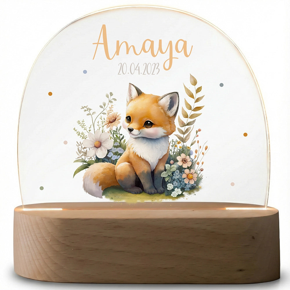 Nachtlampe Fuchs mit Namen ausgeschaltet – klares Acrylglas auf Holzsockel