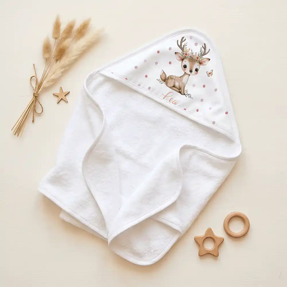 Personalisiertes Kapuzenhandtuch Baby Rehbock Blütenkranz – Set für Zwillinge im Rattan-Look