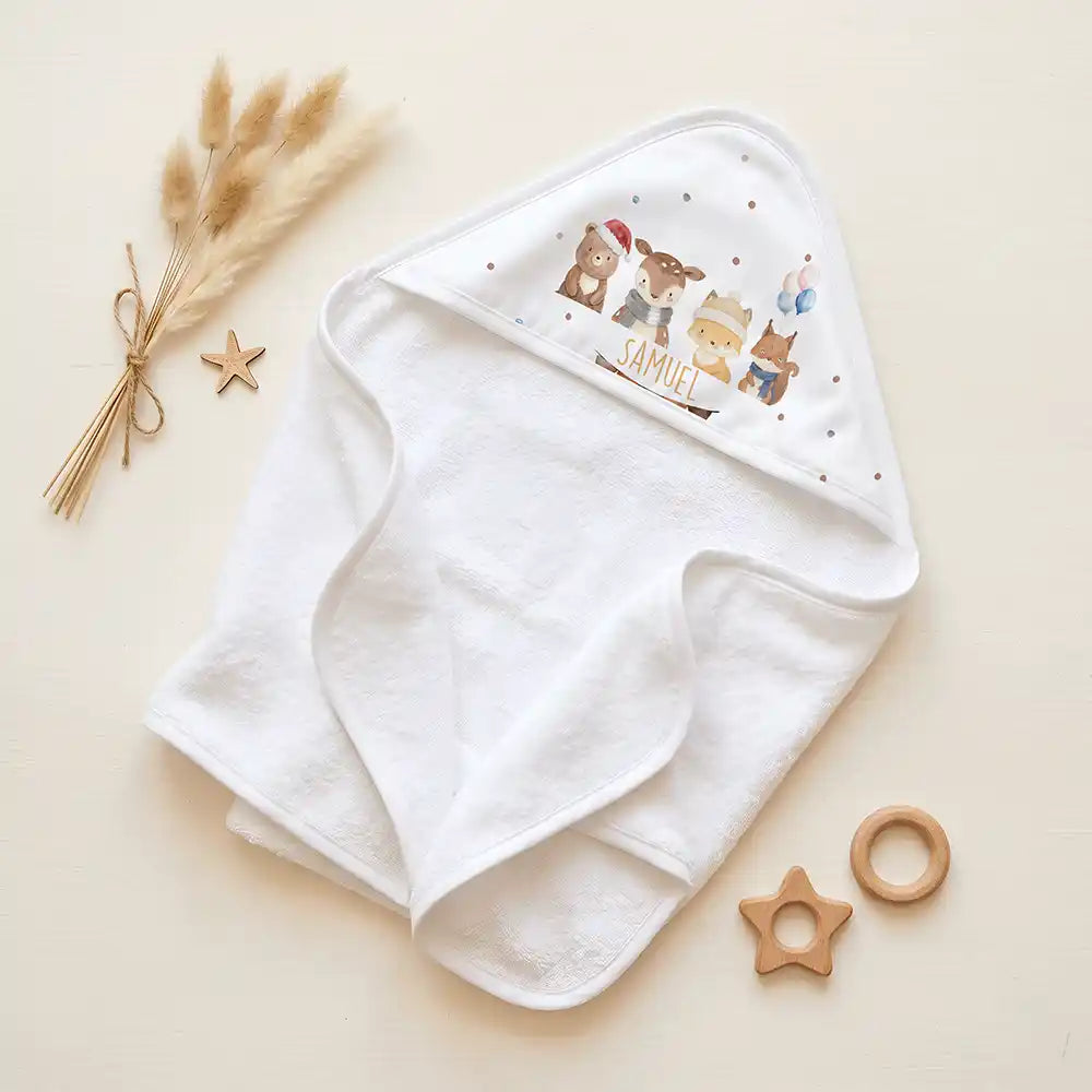 Personalisiertes Kapuzenhandtuch Baby Winter Waldfreunde – Set für Zwillinge im Rattan-Look