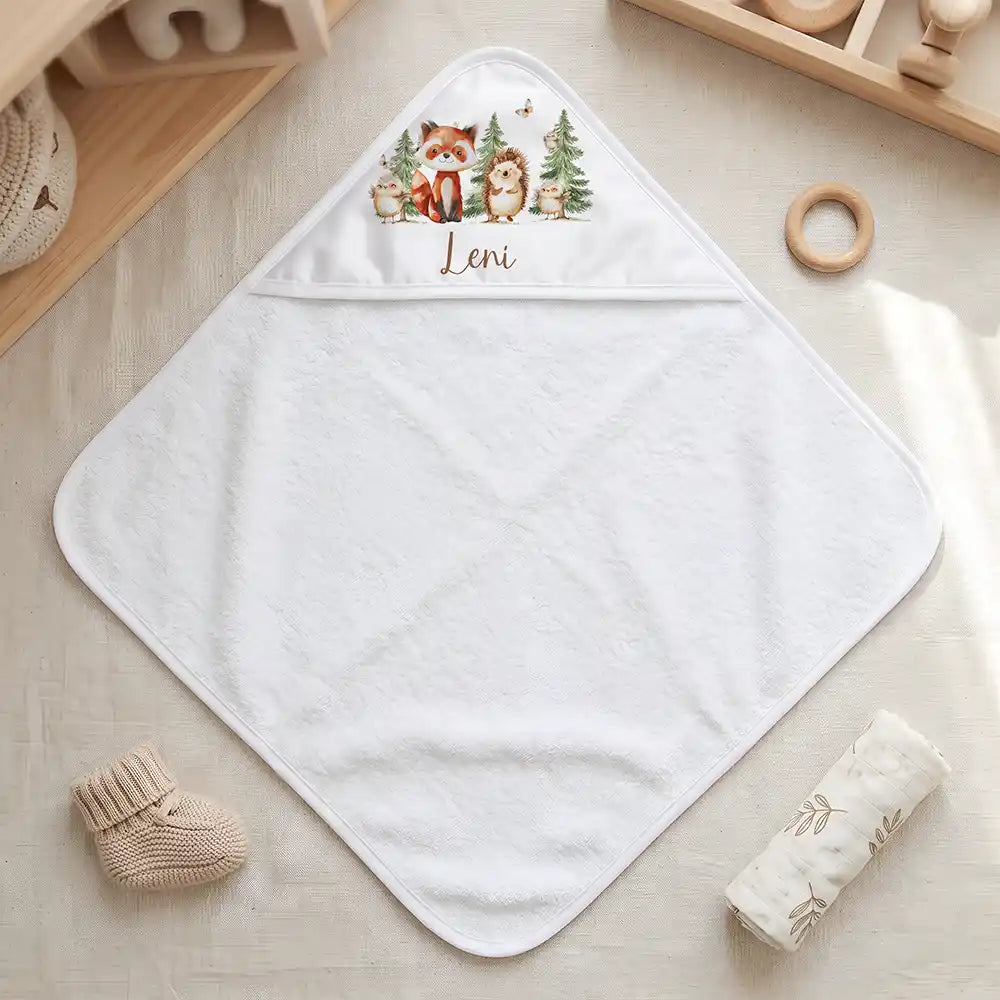 Personalisiertes Kapuzenhandtuch Baby Waldfreunde Tannen – Freisteller 80×80 cm Topdown