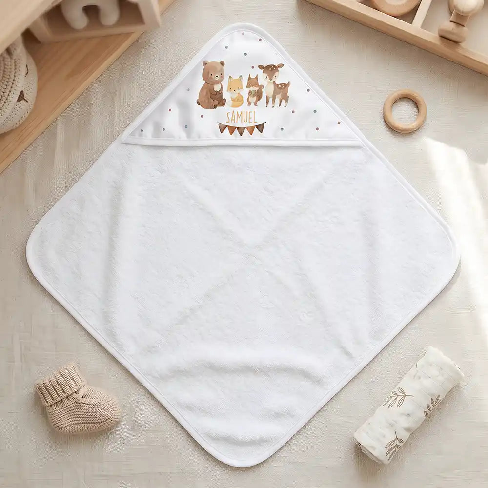 Personalisiertes Kapuzenhandtuch Baby Waldtiere Wimpel – Freisteller 80×80 cm Topdown