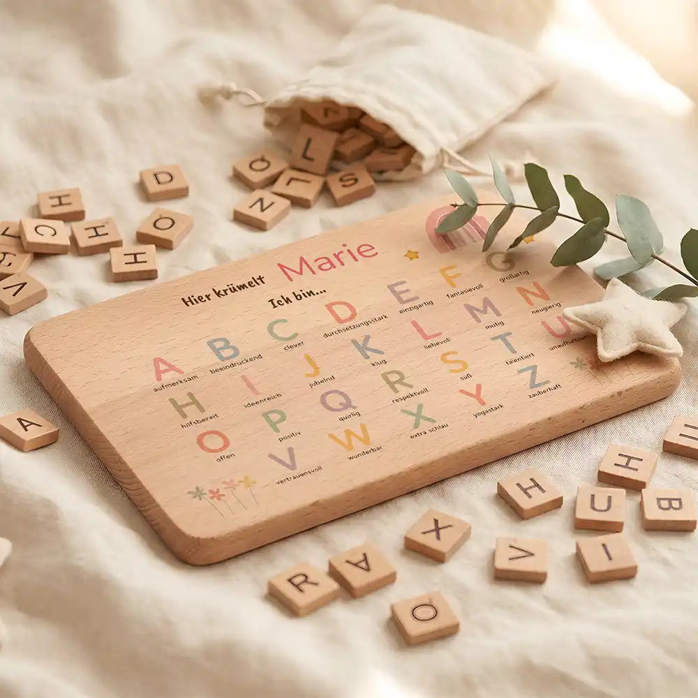 ABC Brettchen Kinder personalisiert Regenbogen pastell – ABC-Buchstaben Detail