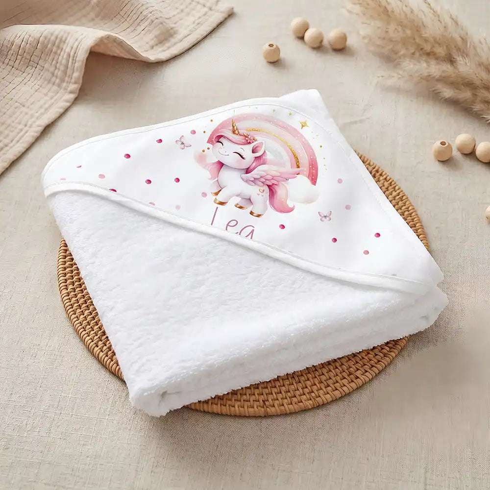 Kidsmood Familienbetrieb Hamburg – Personalisiertes Kapuzenhandtuch Baby Einhorn Rosa