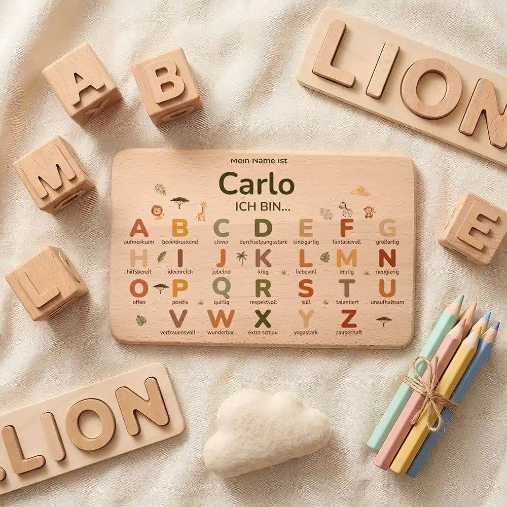 ABC Brettchen Kinder personalisiert Sterne klassisch – Topdown Lifestyle mit Buchstaben-Würfeln