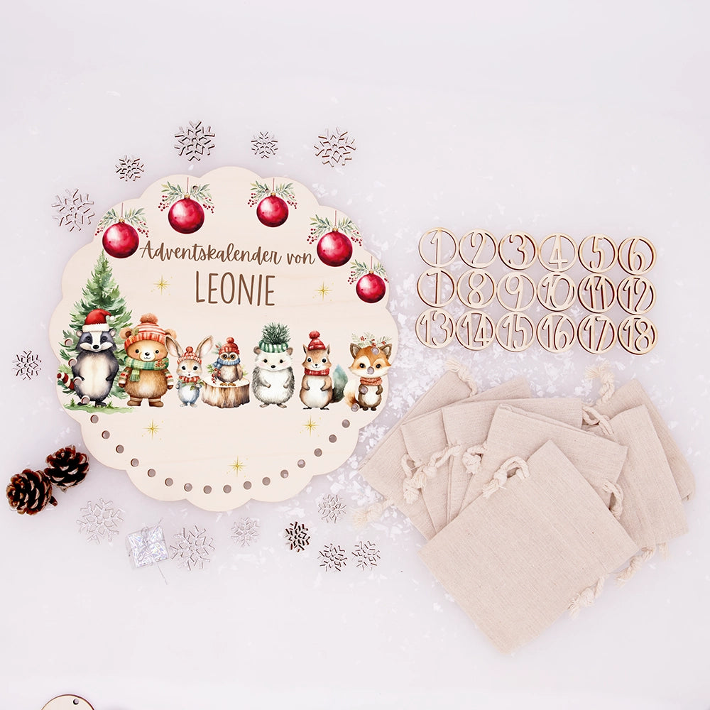 Personalisierter runder Adventskalender Kinder aus Holz  - Kuschelige Winterfreunde