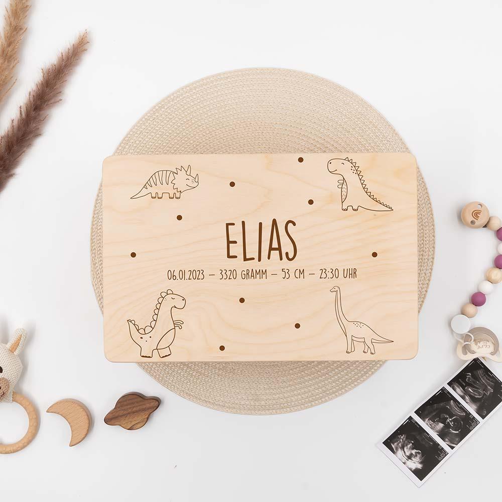 personalisierte erinnerungskiste mit dino design