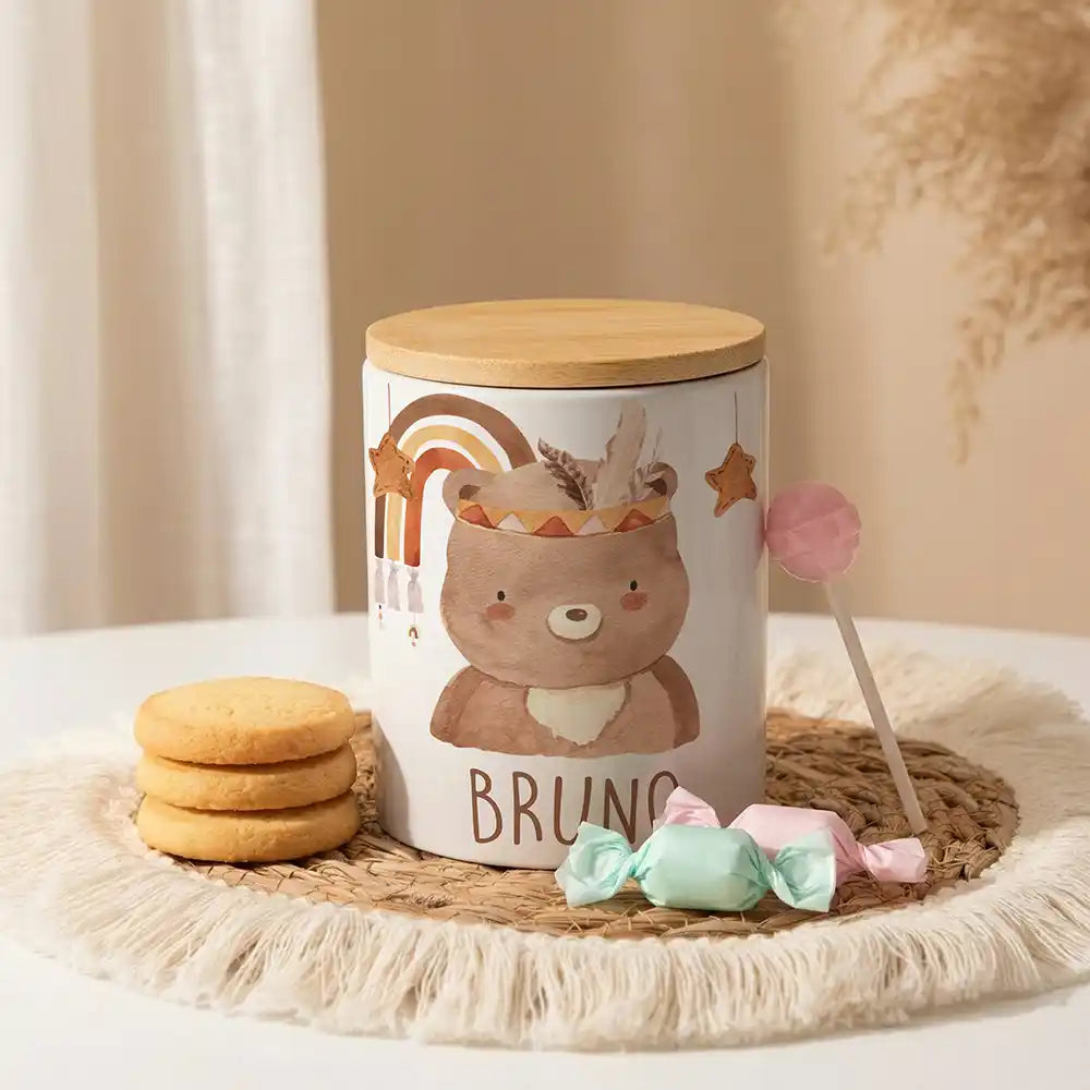 Personalisierte Keksdose Boho-Bär aus Keramik mit Bambusdeckel - Wunschname - kidsmuod.com