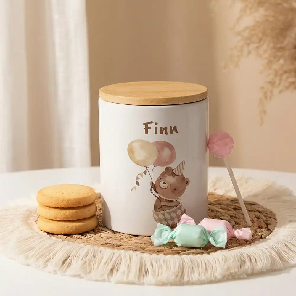 Personalisierte Keksdose Bär Geburtstag aus Keramik mit Bambusdeckel - Wunschname - kidsmuod.com