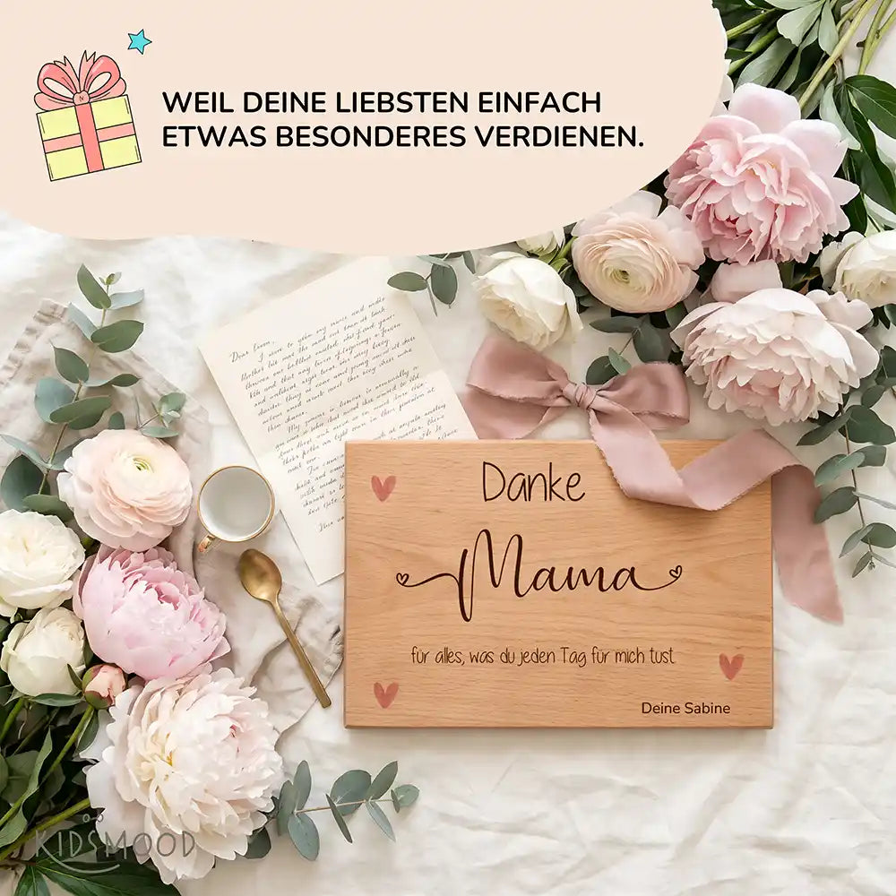Personalisiertes Frühstücksbrettchen Muttertag Danke Mama Herzen – Made in Hamburg Detail