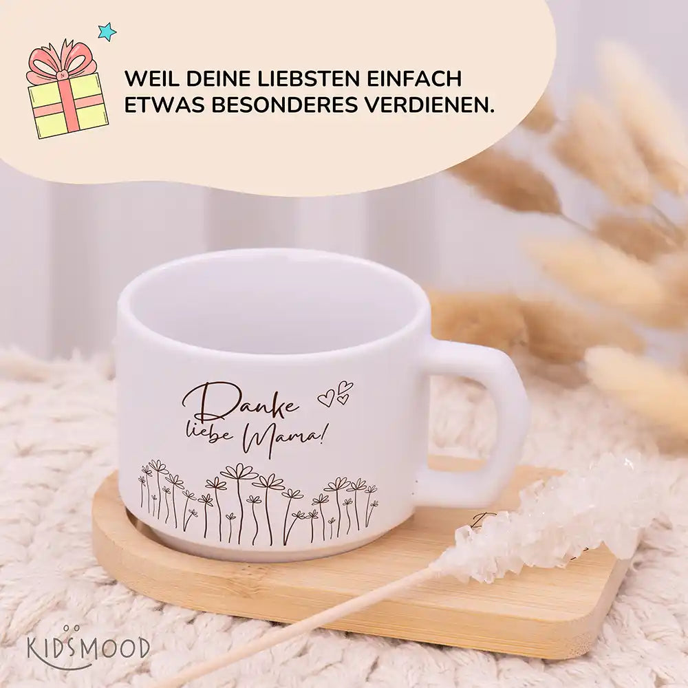 Keramiktasse made in Hamburg Danke liebe Mama Blumenwiese – Bambus-Untersetzer personalisiert