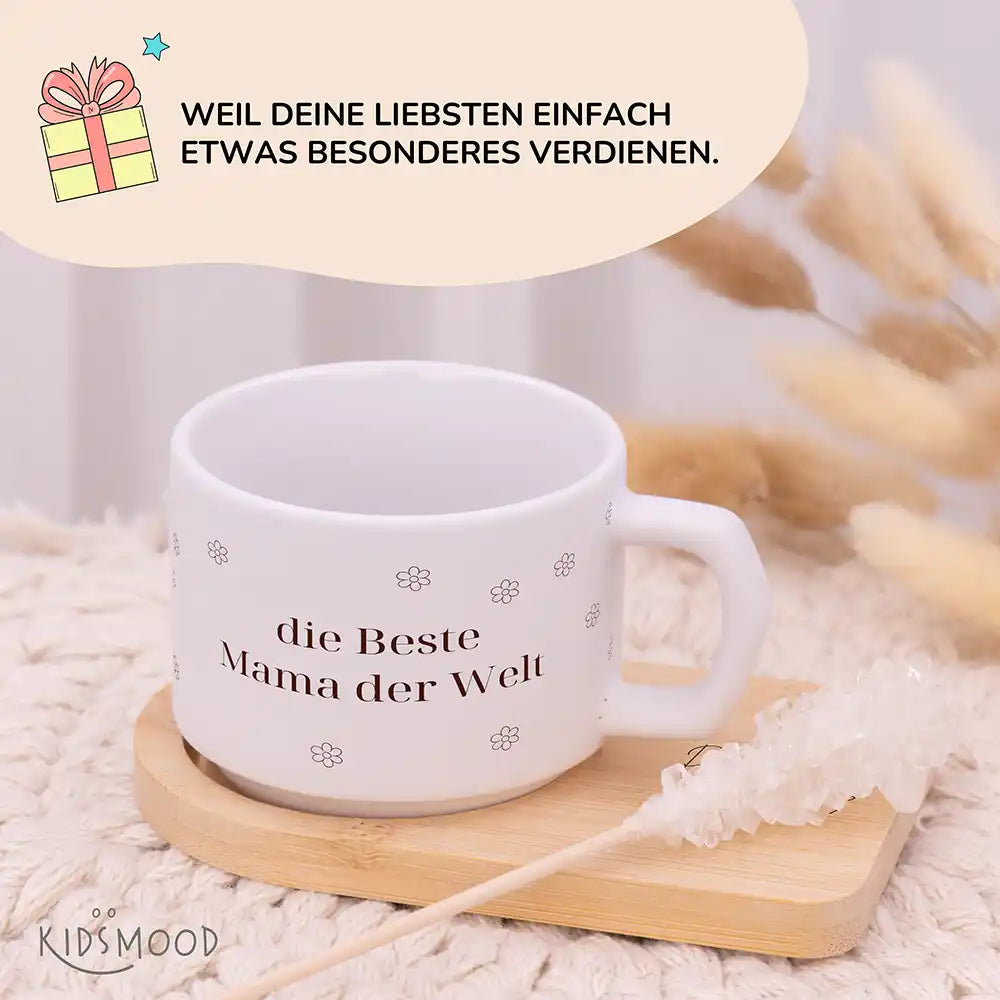 Keramiktasse made in Hamburg Beste Mama Blümchen – Bambus-Untersetzer personalisiert
