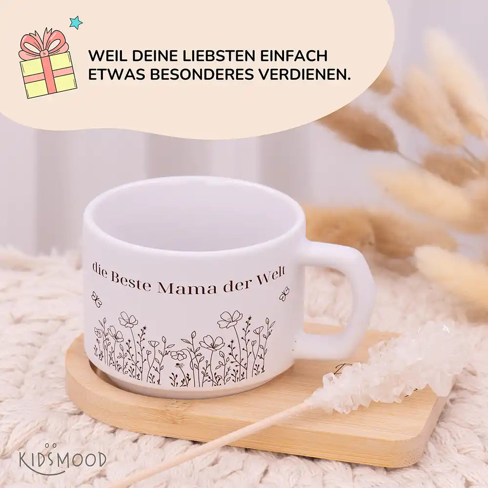 Keramiktasse made in Hamburg Blumenwiese Beste Mama – Bambus-Untersetzer personalisiert