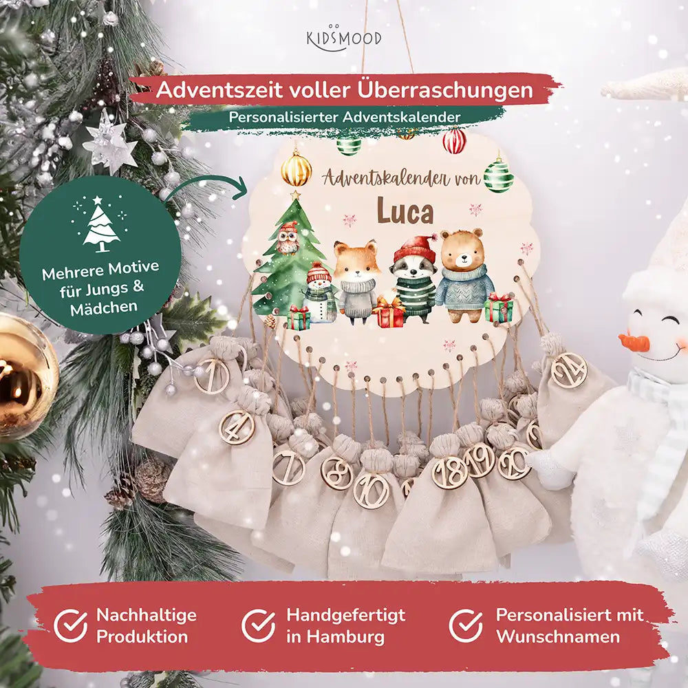 Personalisierter runder Adventskalender Kinder aus Holz  - Waldtiere mit Weihnachtsmützen