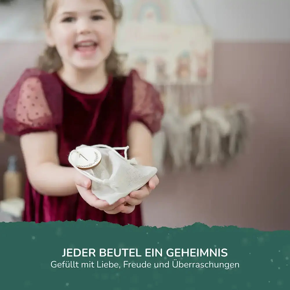 Personalisierter runder Adventskalender Kinder aus Holz  - Kuschelige Winterfreunde