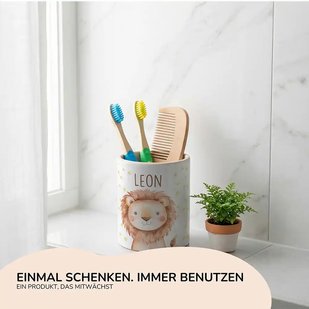 Personalisierter Stiftehalter Löwe Sterne - Geschenk zur Einschulung mit Namen