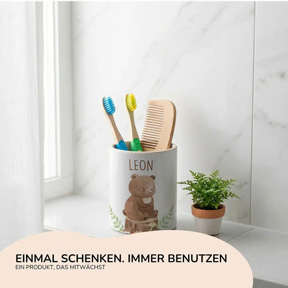 Personalisierter Stiftehalter Bär Wald - Geschenk zur Einschulung mit Namen