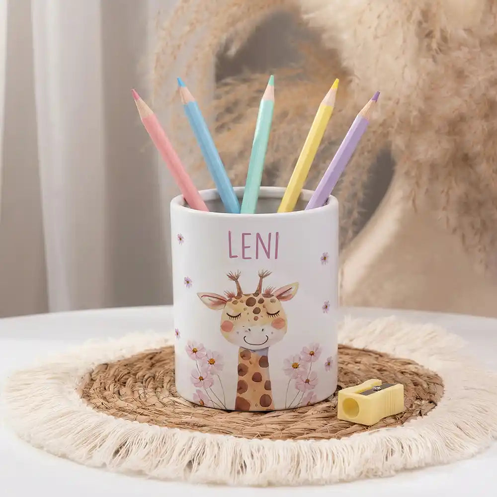 Personalisierter Stiftehalter Giraffe Blumen - personalisiert mit Wunschname