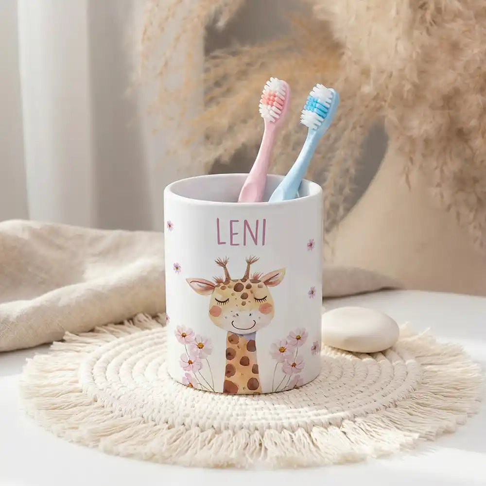 Personalisierter Stiftehalter Giraffe Blumen - Ordnung am Kinderschreibtisch